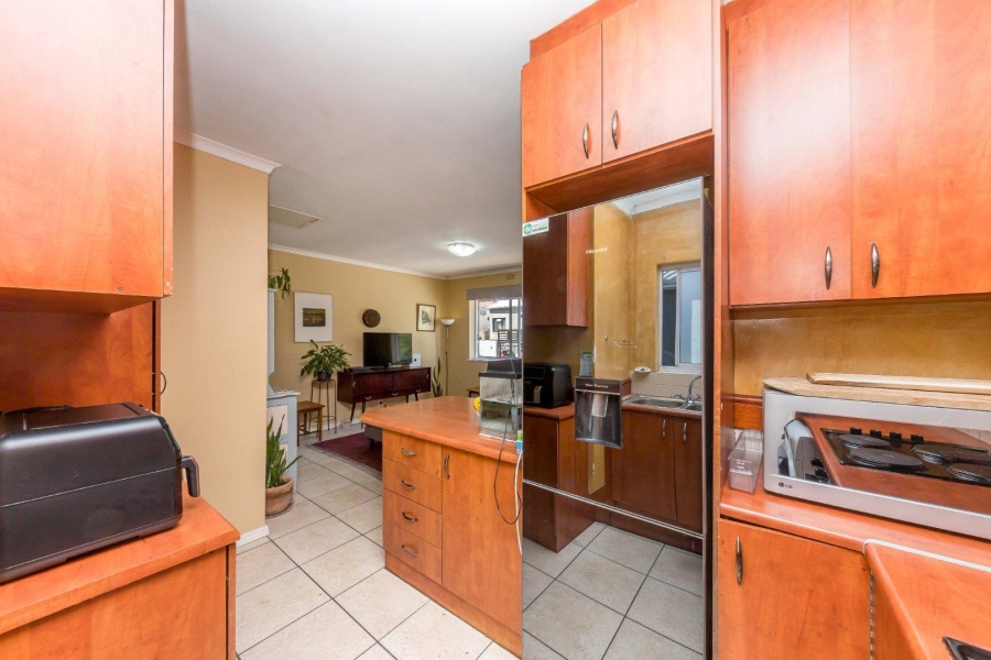 2 Bedroom Property for Sale in Vredehoek Western Cape